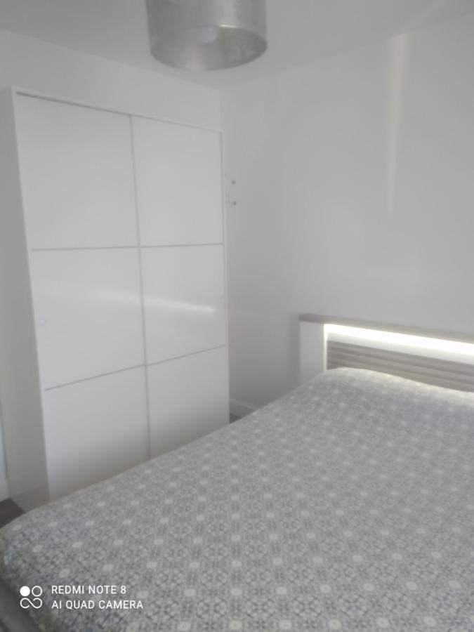 Chambre D'Hotes Chez Sandrine Guîtres Buitenkant foto